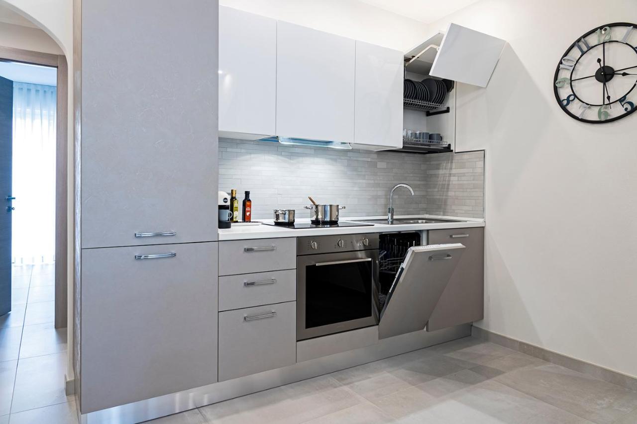 Versilia Residence - Colombo Λίντο ντι Καμαϊόρε Εξωτερικό φωτογραφία