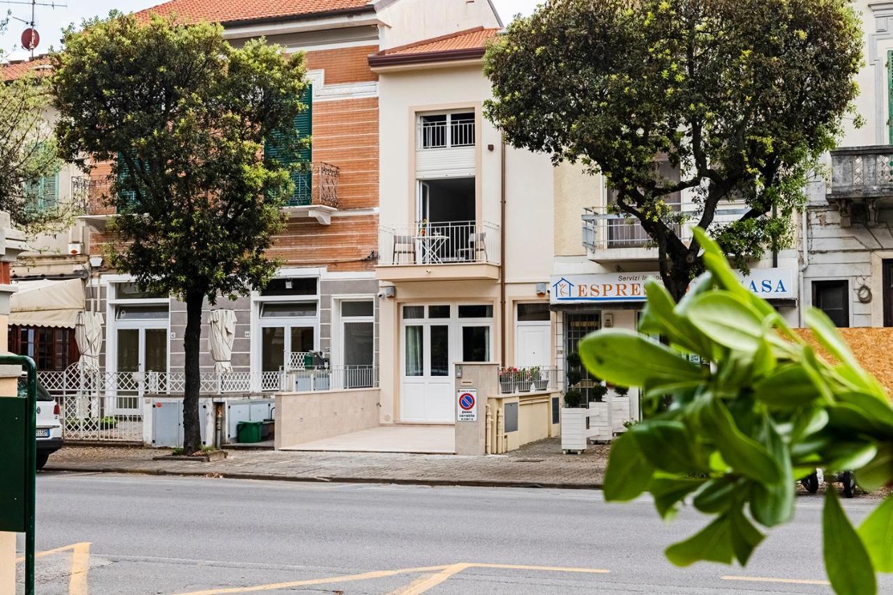 Versilia Residence - Colombo Λίντο ντι Καμαϊόρε Εξωτερικό φωτογραφία